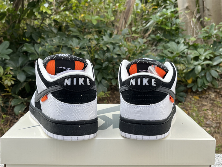 TIGHTBOOTH x Nike SB Dunk Low