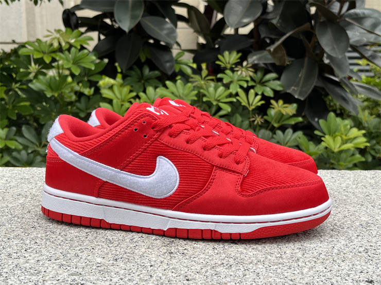 Nike Dunk Low GS “Valentine's Day”