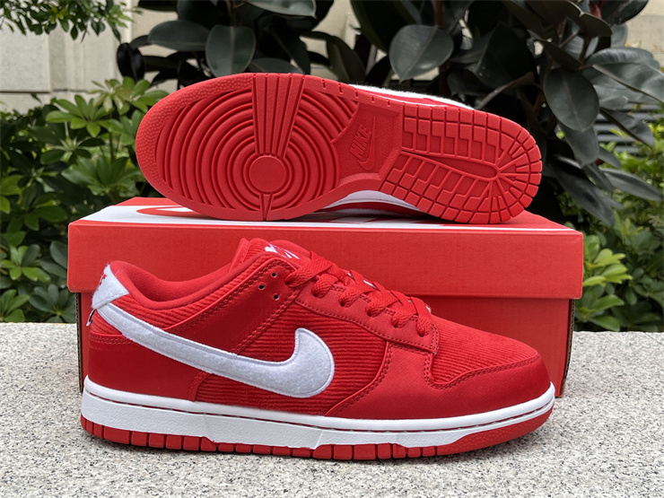 Nike Dunk Low GS “Valentine's Day”