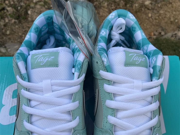 Concepts x TIFFANY CO. x Nike SB Dunk Low