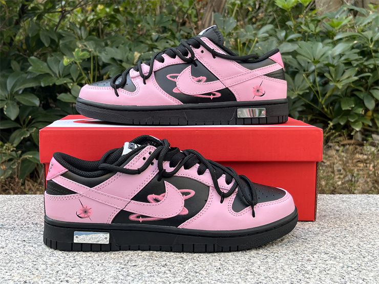 Nike Dunk Low Neon Stars