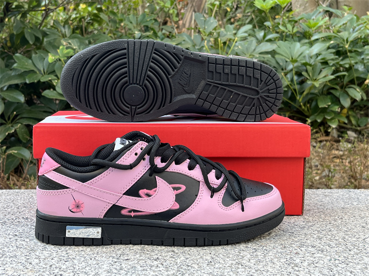 Nike Dunk Low Neon Stars