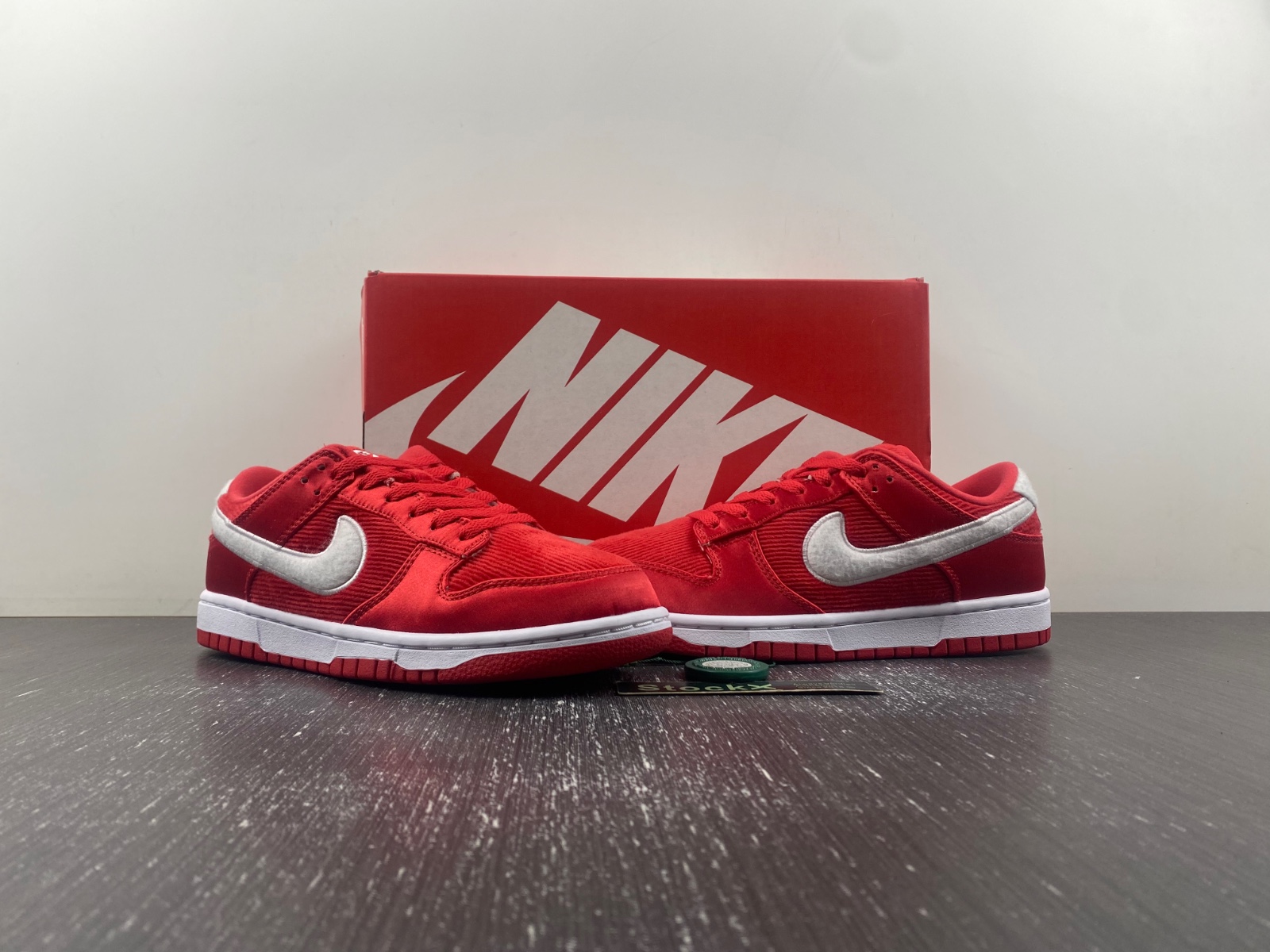 Nike Dunk Low GS “Valentine's Day”