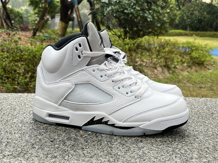 Air Jordan 5“Reverse Oreo”