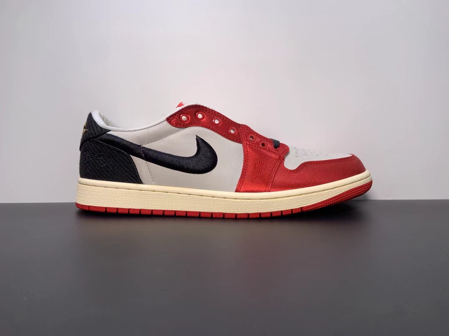 Trophy Room x Air Jordan 1 Low OG “Home”