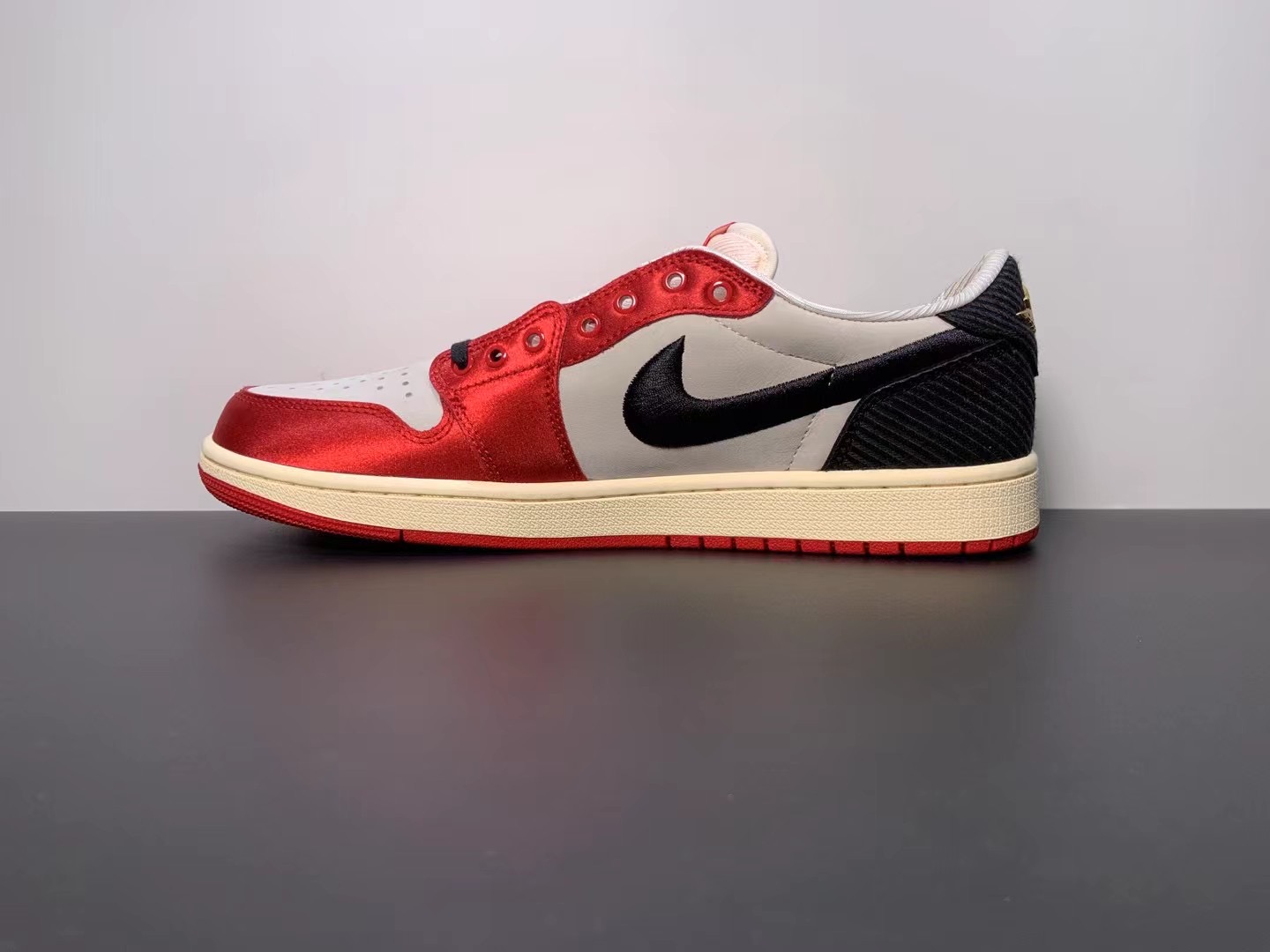 Trophy Room x Air Jordan 1 Low OG “Home”