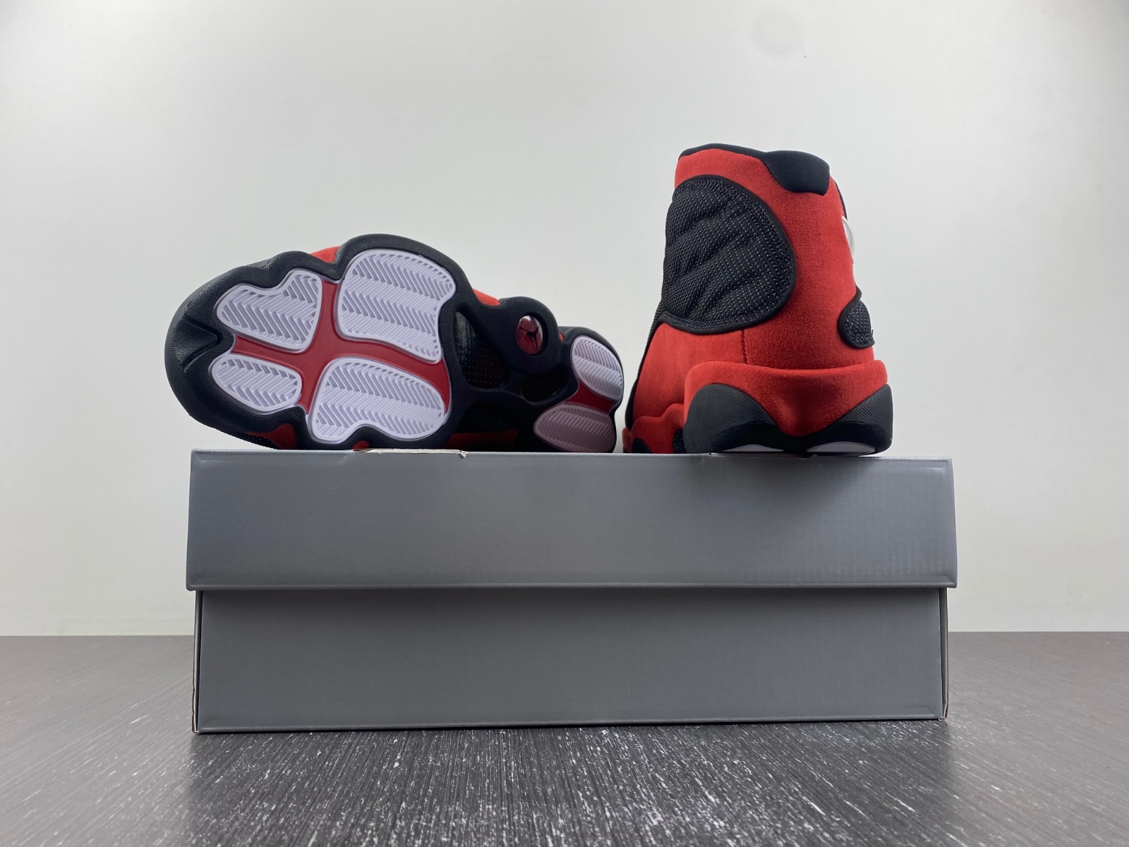 Air Jordan 13 “Bred”