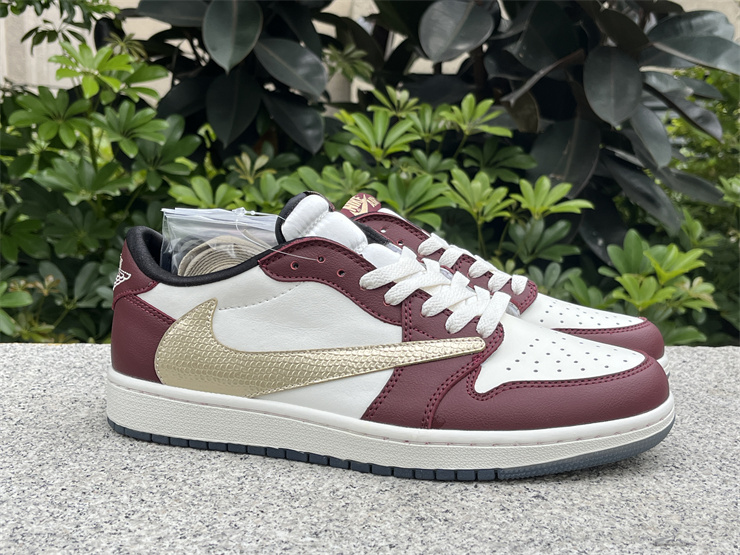 Travis Scott x Air Jordan 1 Low