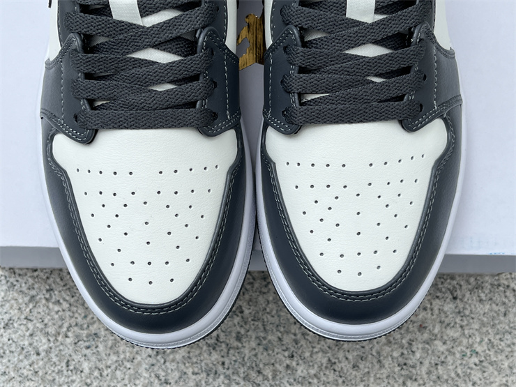 Air Jordan 1 Low DC0774-102