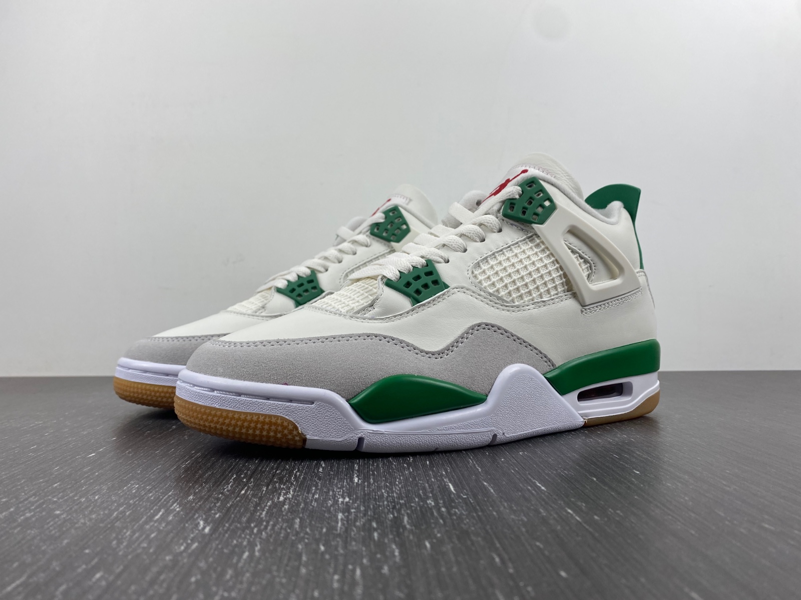 Nike SB x Air Jordan 4 ‘Pine Green