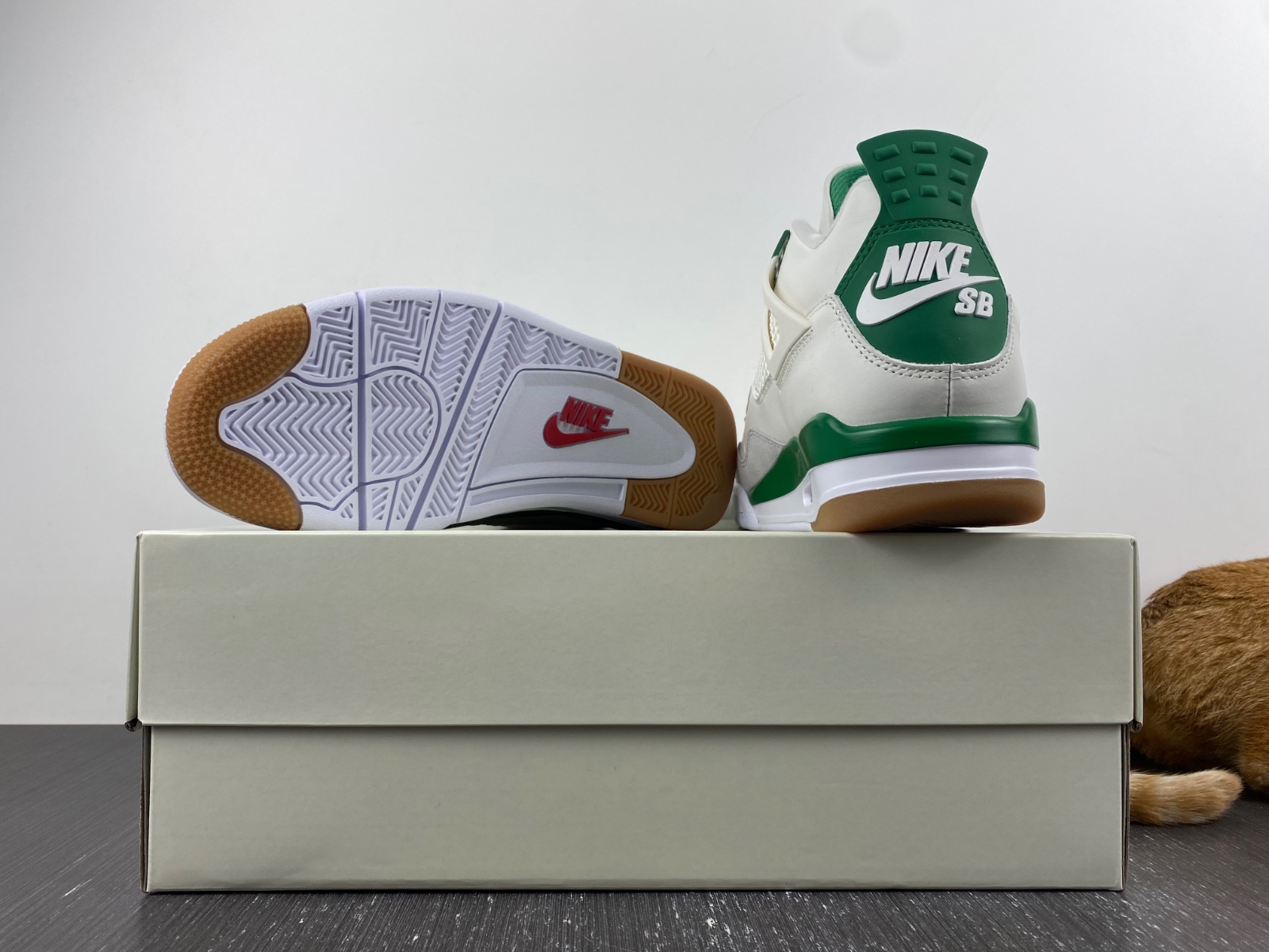 Nike SB x Air Jordan 4 ‘Pine Green