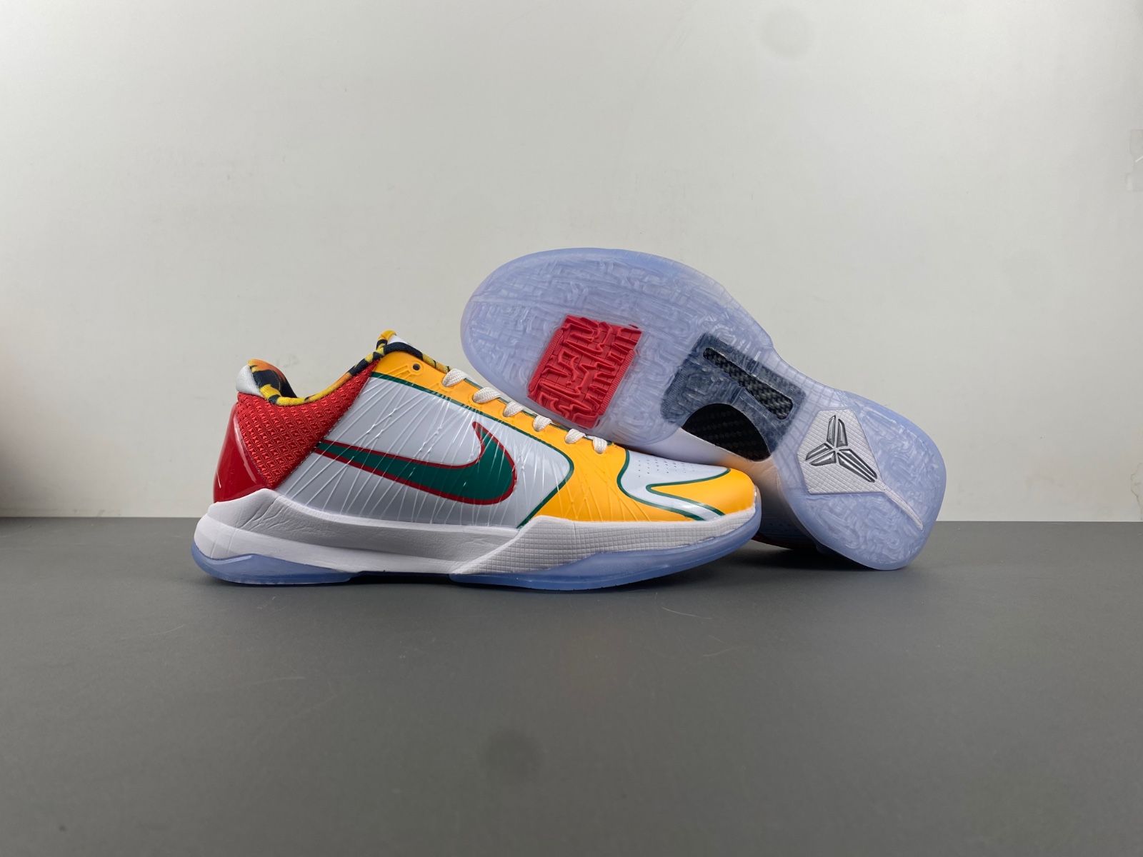 ZOOM KOBE 5 PROTRO 'CHAOS' (Yellow, Green and Orange)
