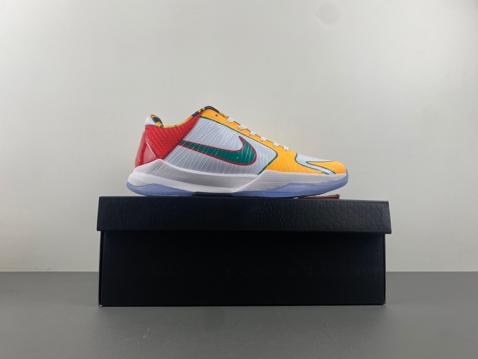 ZOOM KOBE 5 PROTRO 'CHAOS' (Yellow, Green and Orange)