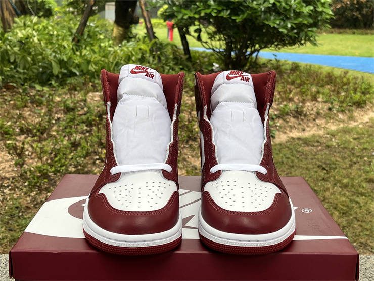 Air Jordan 1 High OG “Team Red”