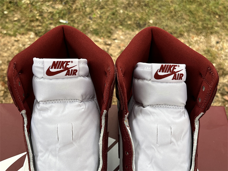 Air Jordan 1 High OG “Team Red”