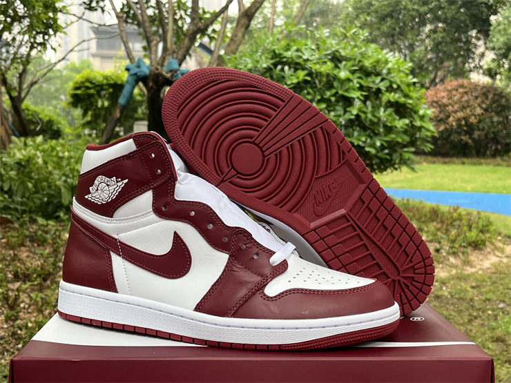 Air Jordan 1 High OG “Team Red”
