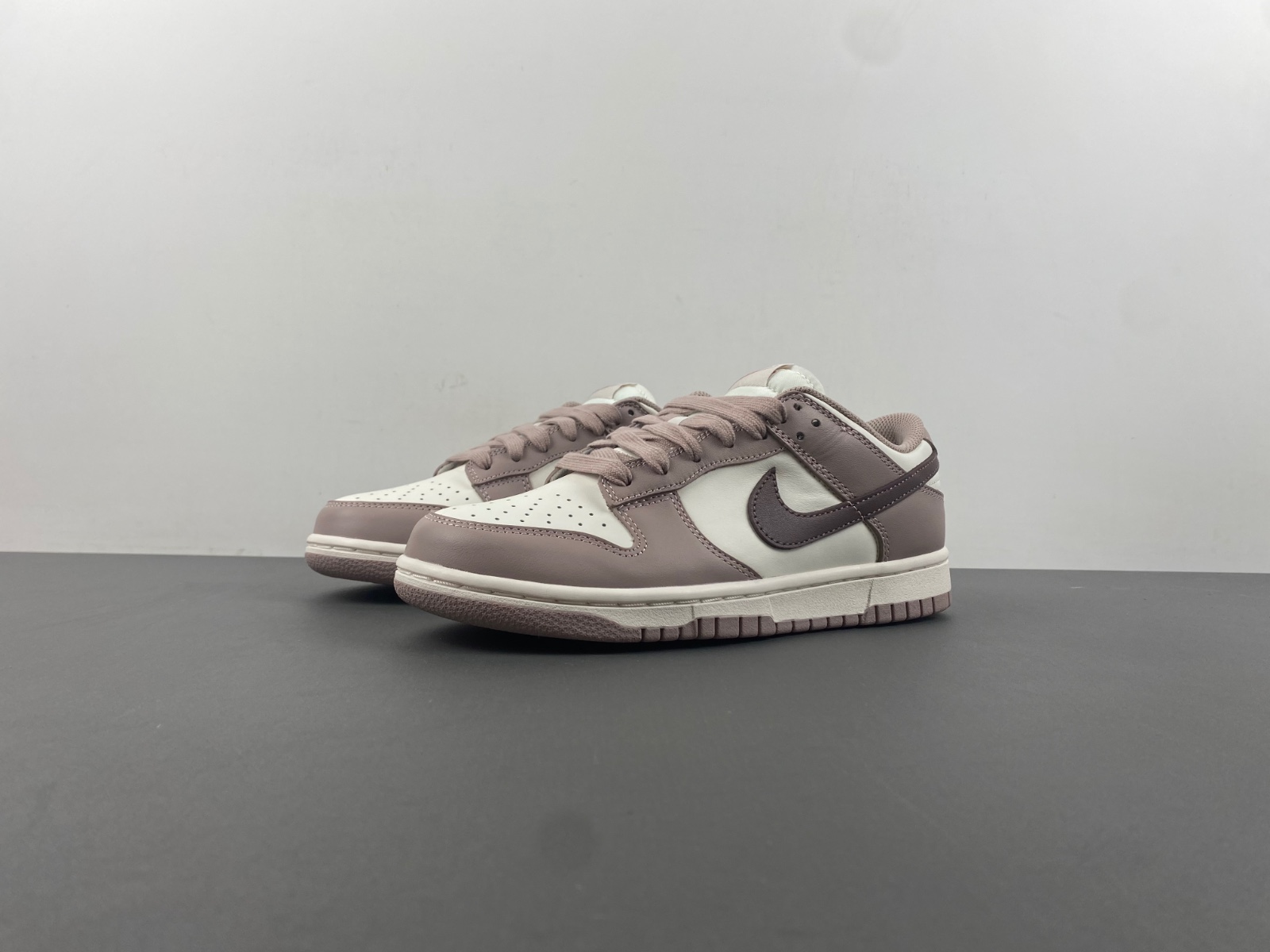 Dunk Low 'DIFFUSED TAUPE'