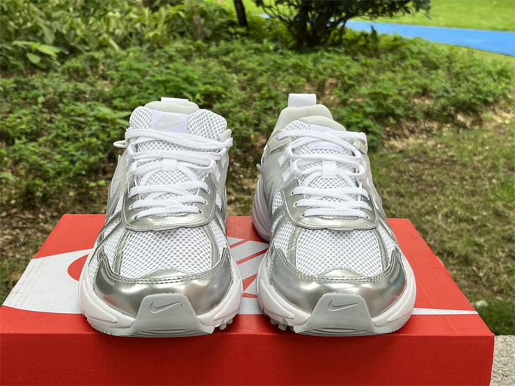 Nike V2K  FD0736-104