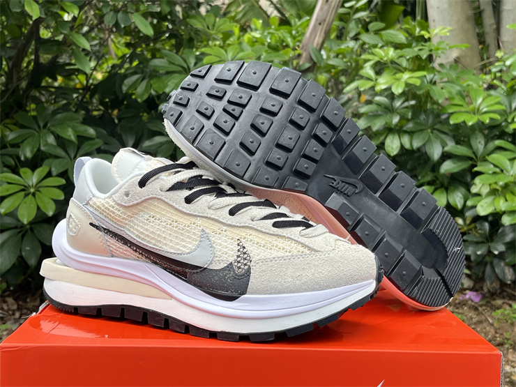 sacai x Nike VaporWaffle CV1363-101