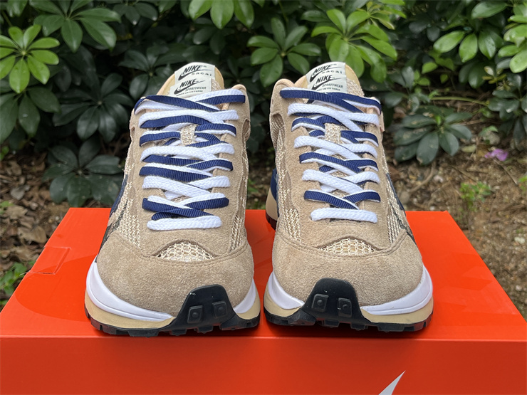 sacai x Nike VaporWaffle  CV1363-102