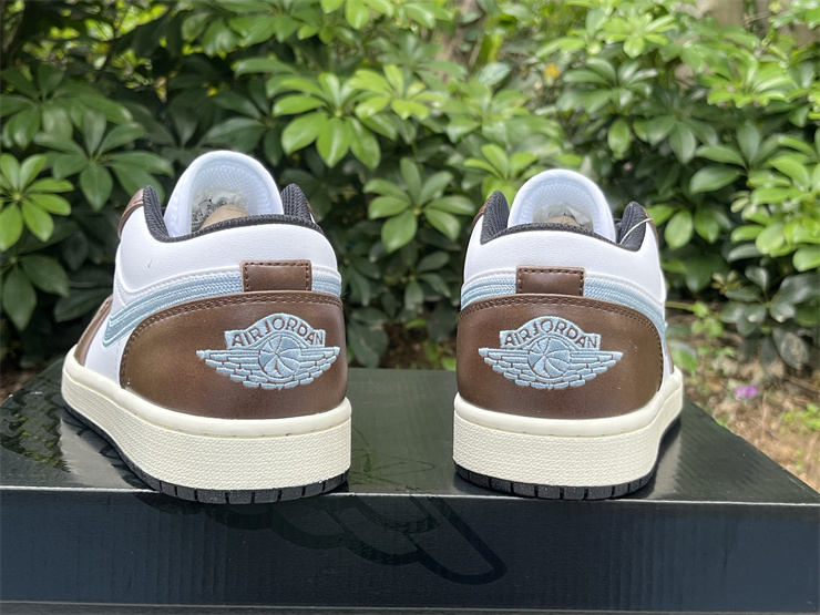 Air Jordan 1 Low  FQ7832-142