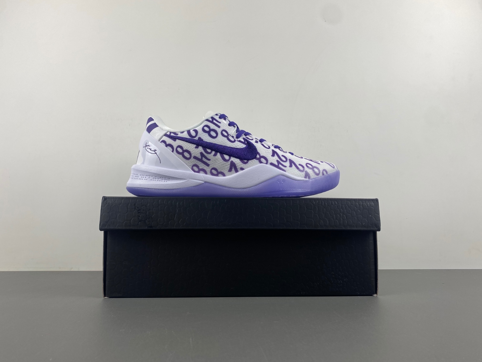 Nike Kobe 8 Protro “White Court Purple”