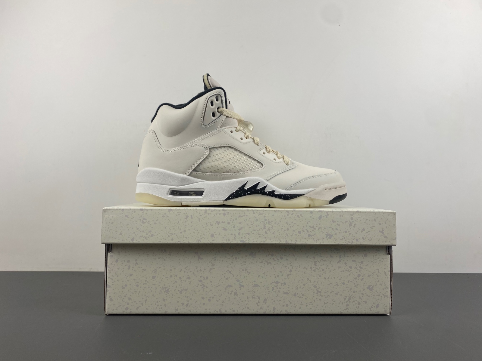 Air Jordan AIR JORDAN 5 RETRO 'WHITE BLACK'