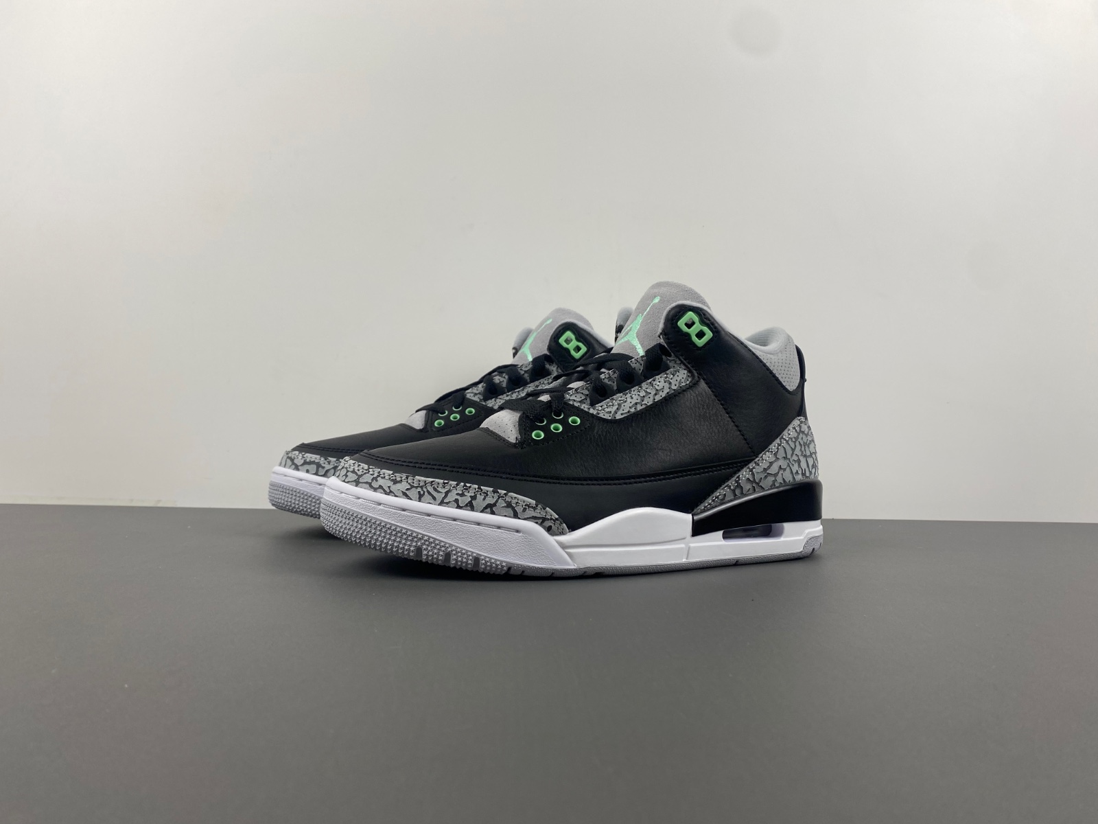 Air Jordan 3 “Green Glow”