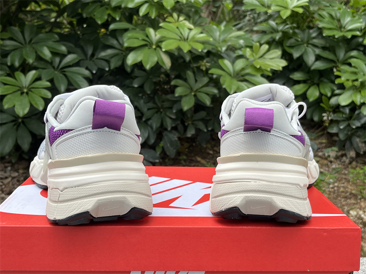 Nike V2K  HF4305-072