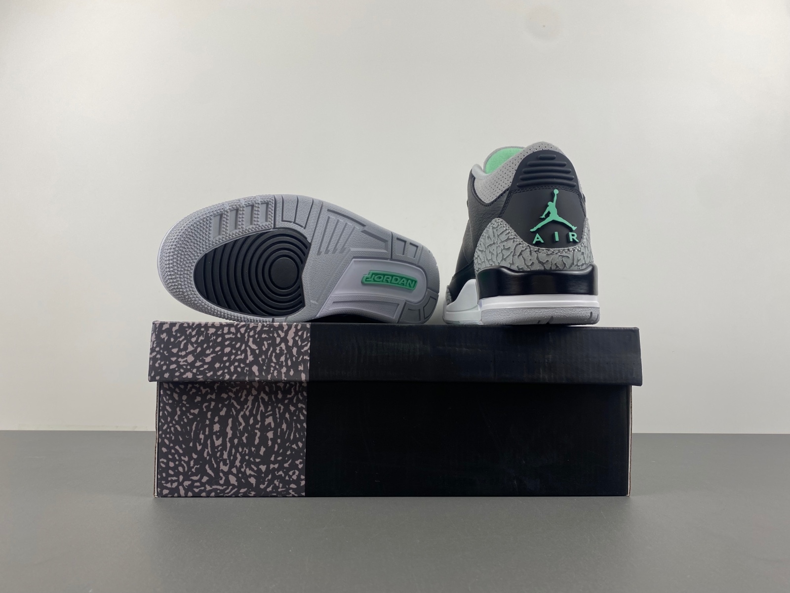 Air Jordan 3 “Green Glow”