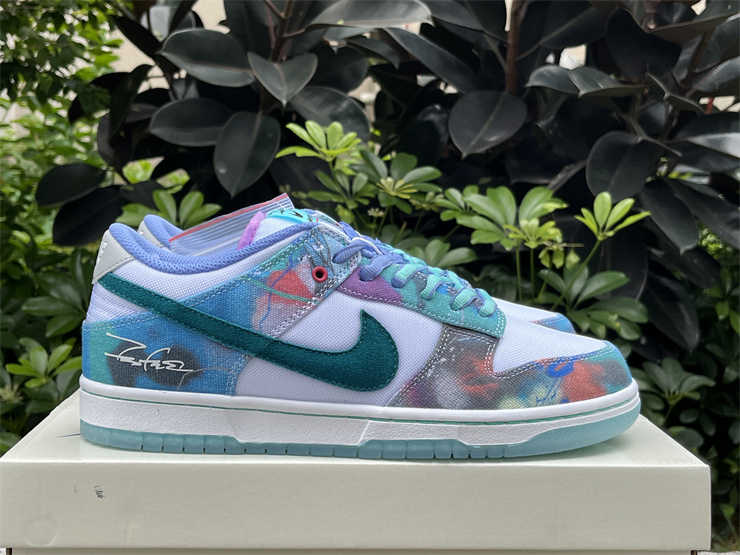 Futura Laboratories x Nike SB Dunk Low