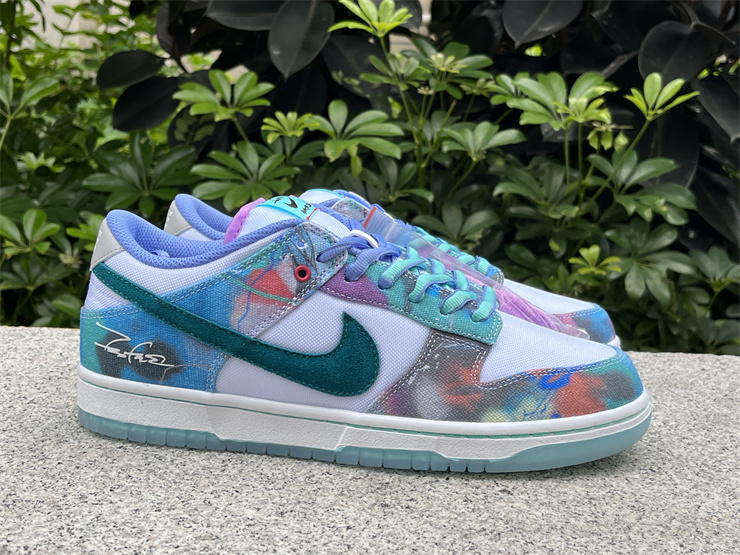 Futura Laboratories x Nike SB Dunk Low