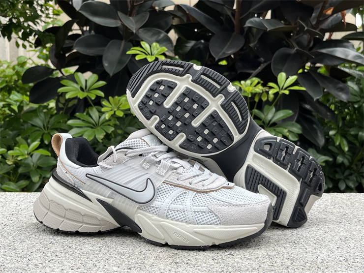 Nike V2K  FN6703-002