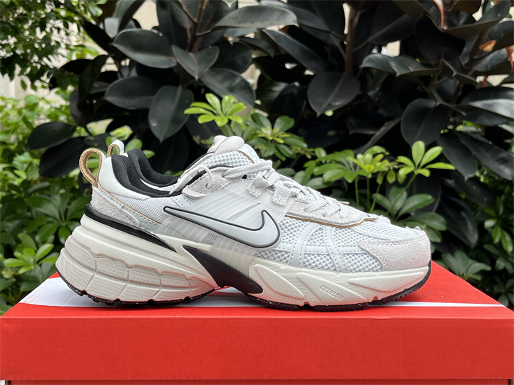 Nike V2K  FN6703-002