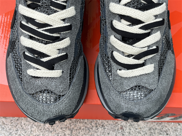 sacai x Nike VaporWaffle  CV1363-103