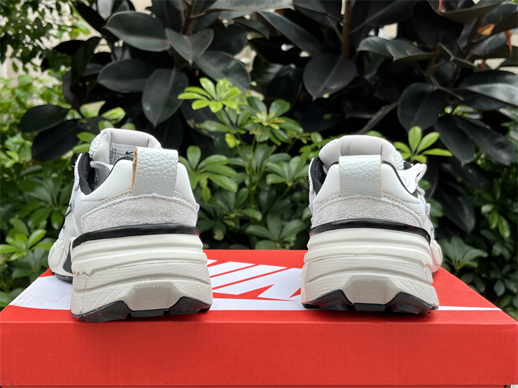 Nike V2K  FN6703-002