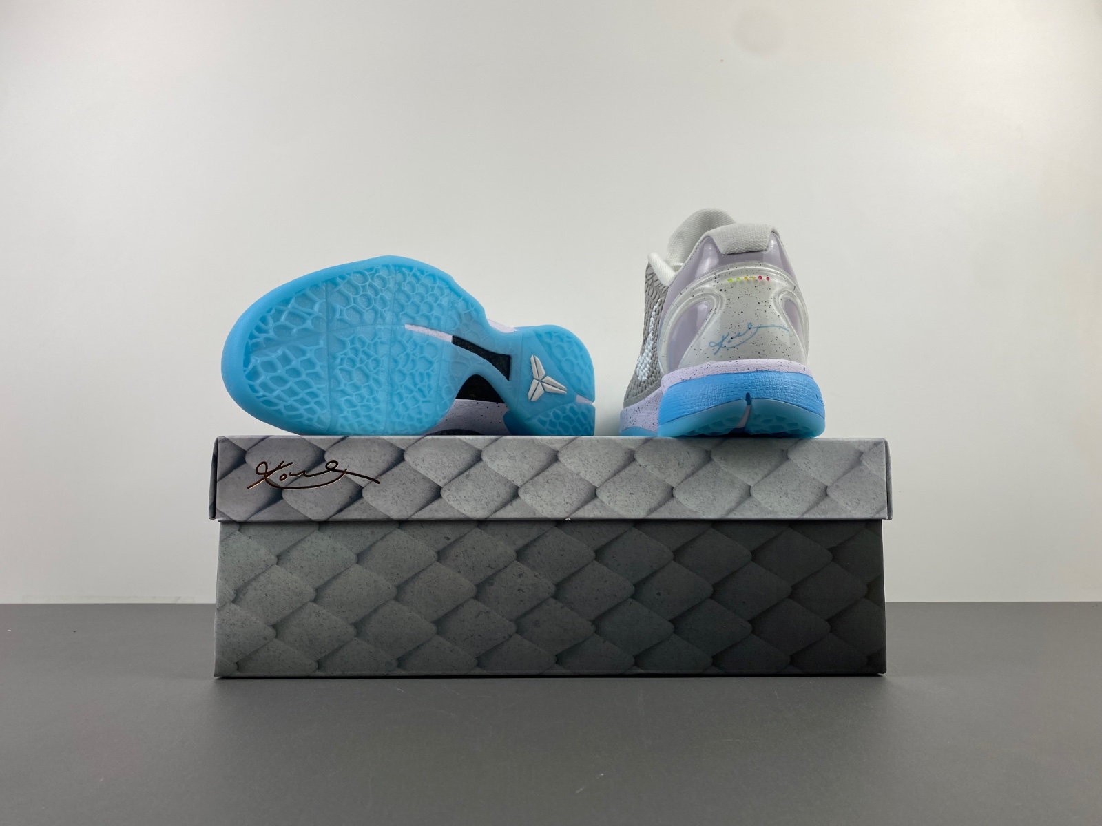 NIKE ZOOM KOBE 6 “DARK KNIGHT”