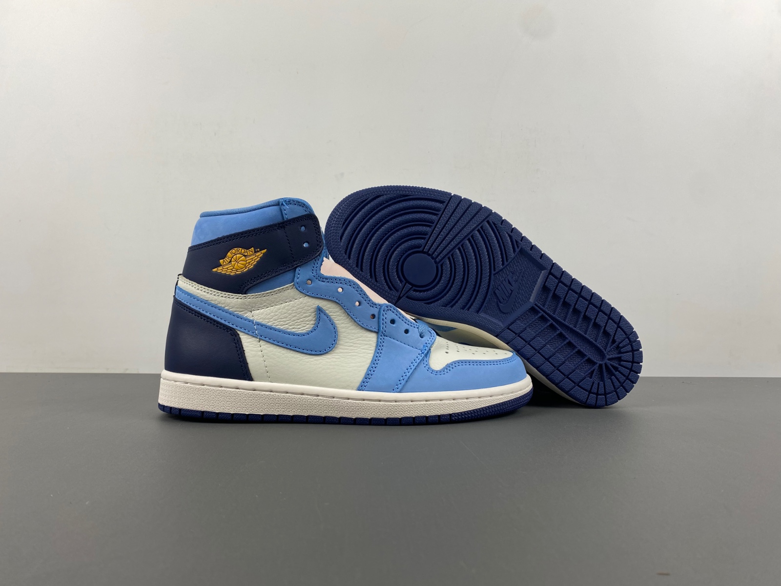 Air Jordan 1 High OG“First in Flight”