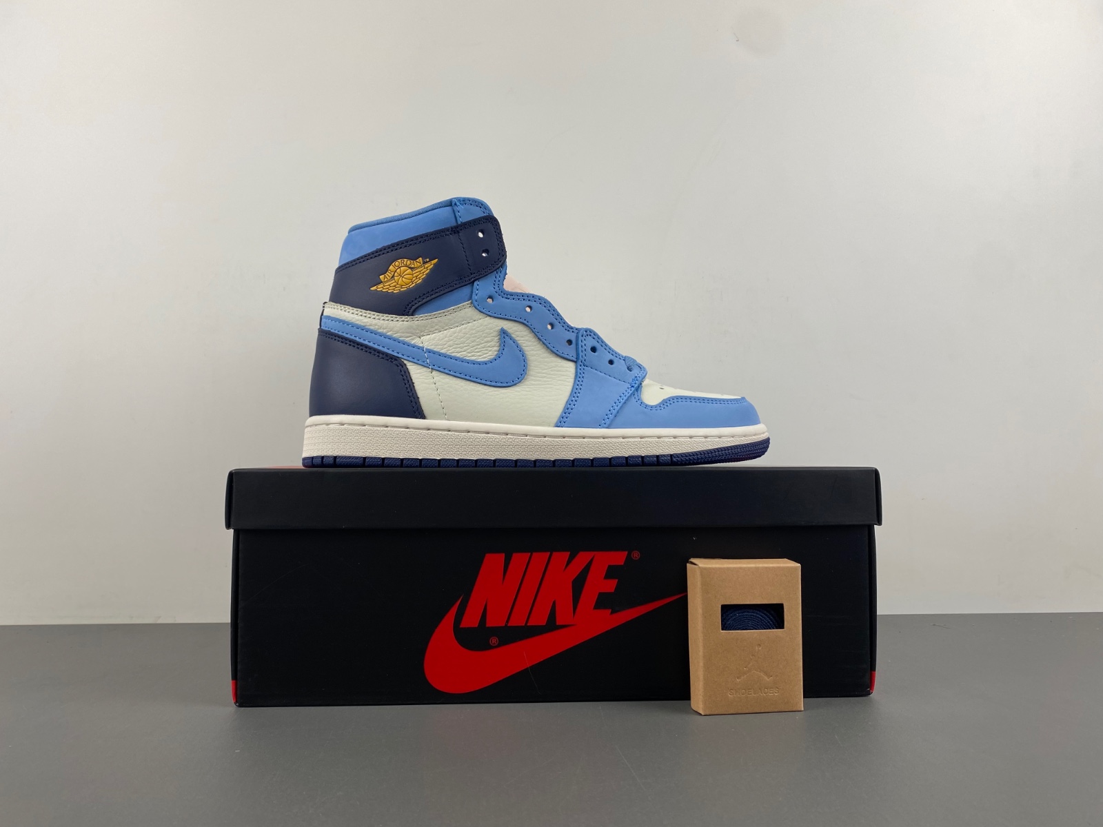 Air Jordan 1 High OG“First in Flight”
