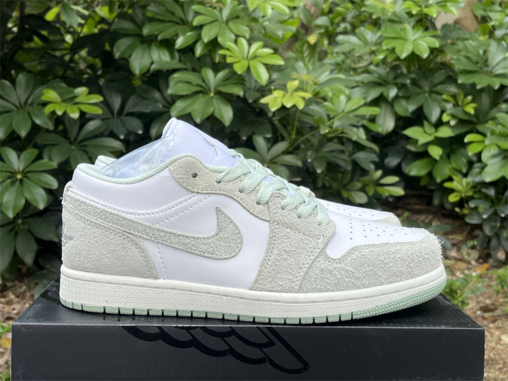 Air Jordan 1 Low  FN5214-131