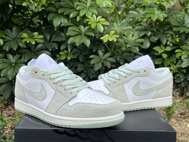 Air Jordan 1 Low  FN5214-131