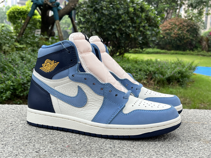 Air Jordan 1 High OG“First in Flight”