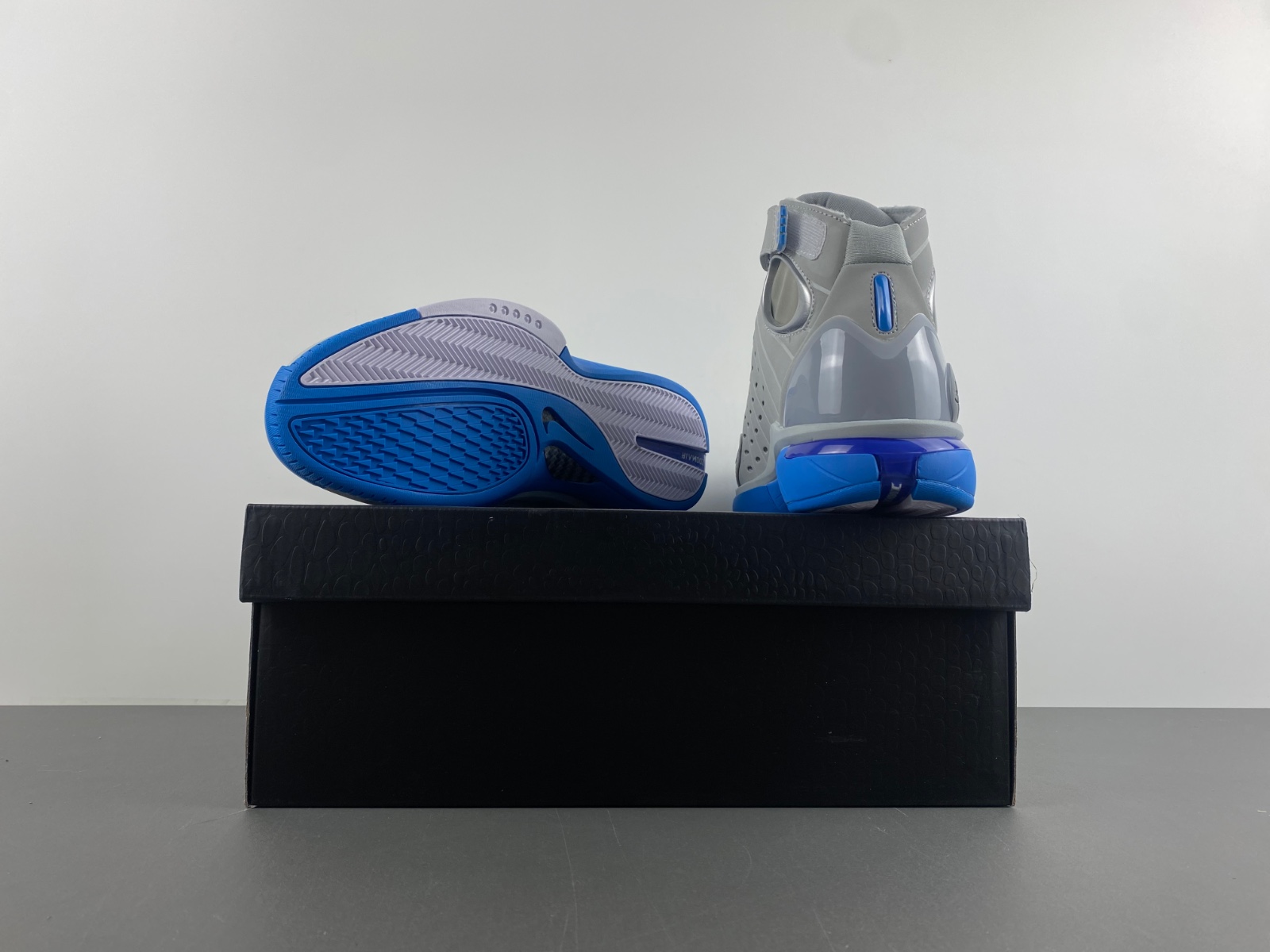 Nike Huarache 2K4 “MPLS”