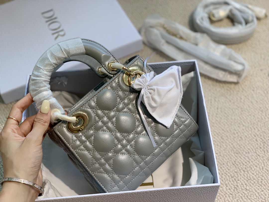 BAG（17 x 15 x 7  CM）