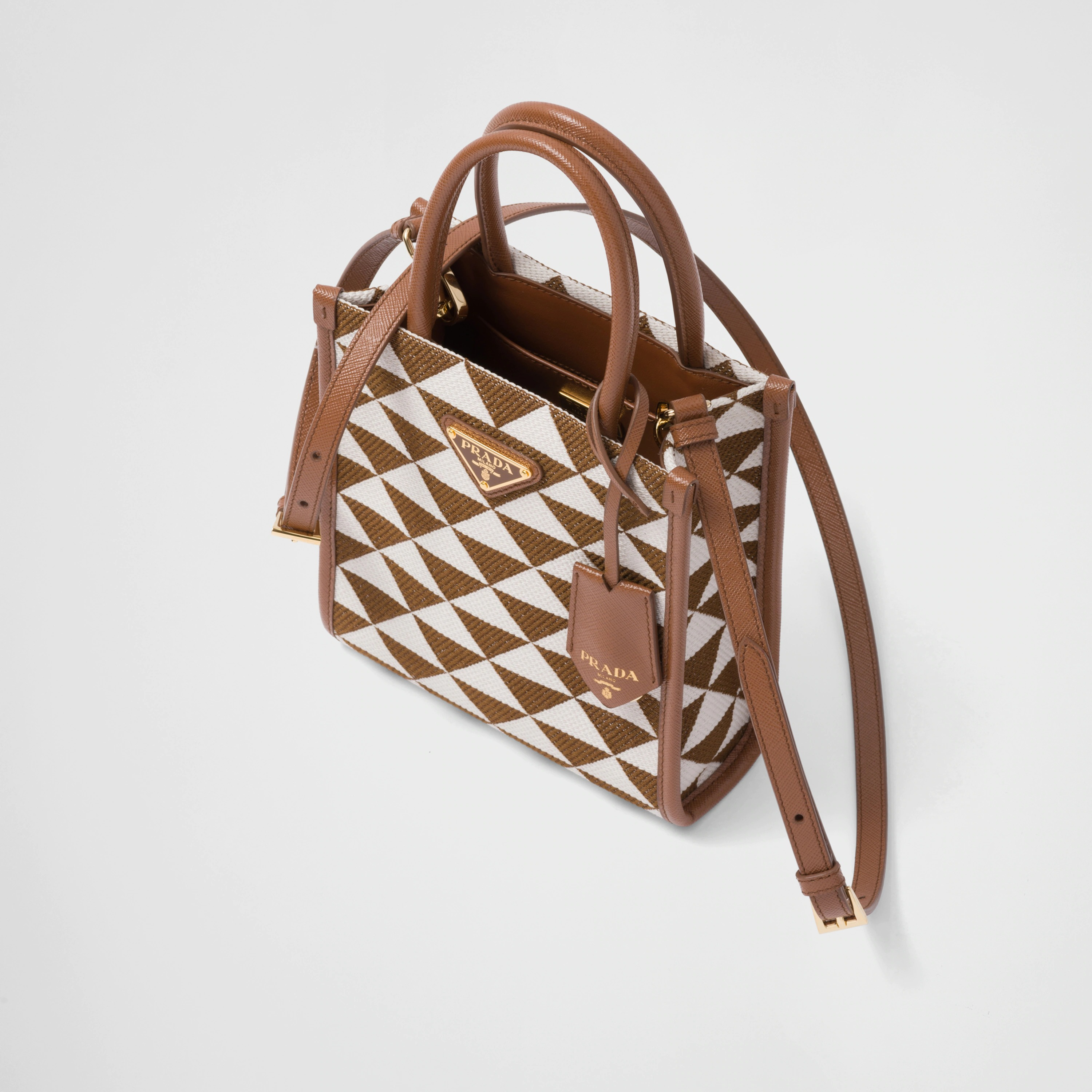 BAG（19 x 17 x 6 CM）