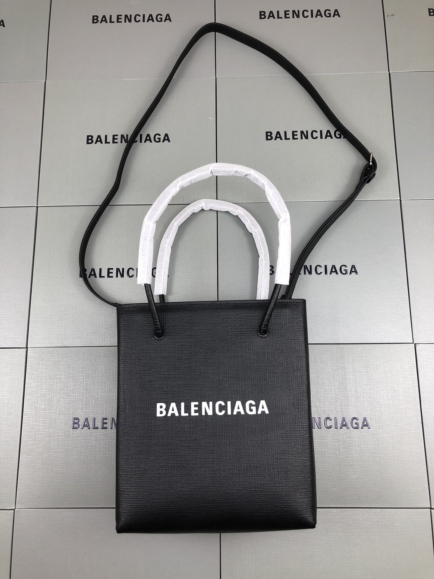 BAG（18.8 x 19.8 x 8.9 CM）