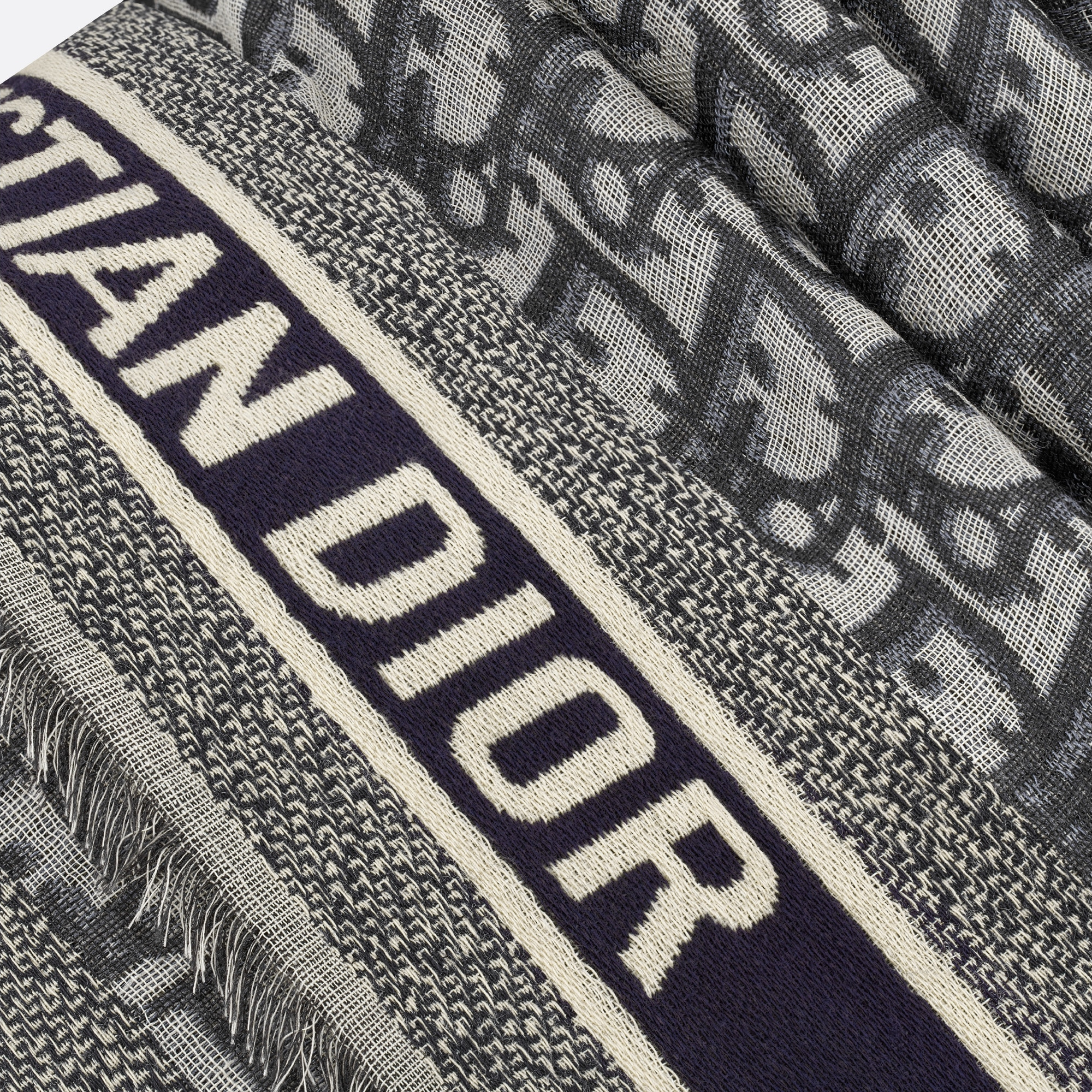 Scarves (140 x 140 cm)