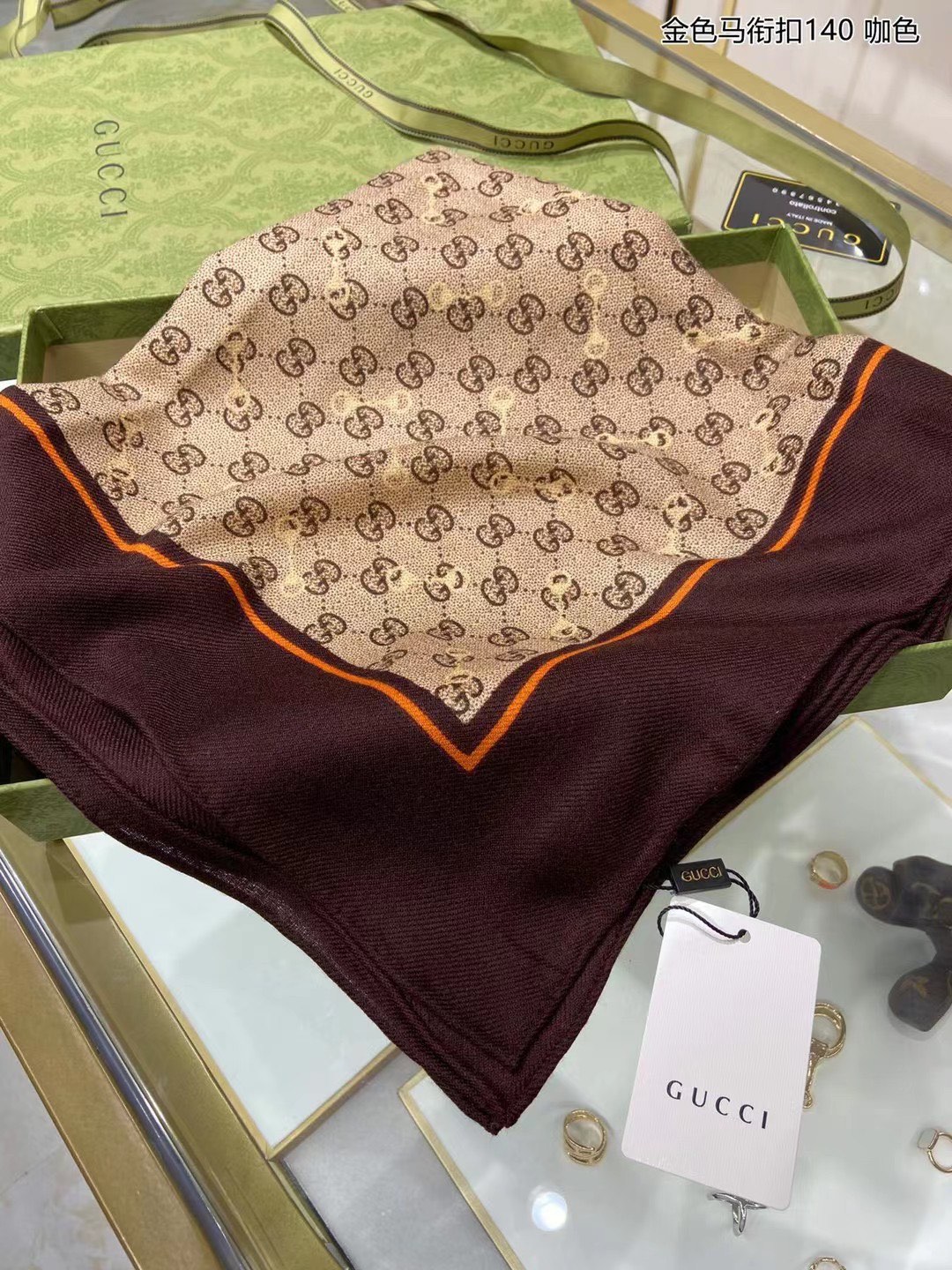 Scarves (135 x 135 cm)