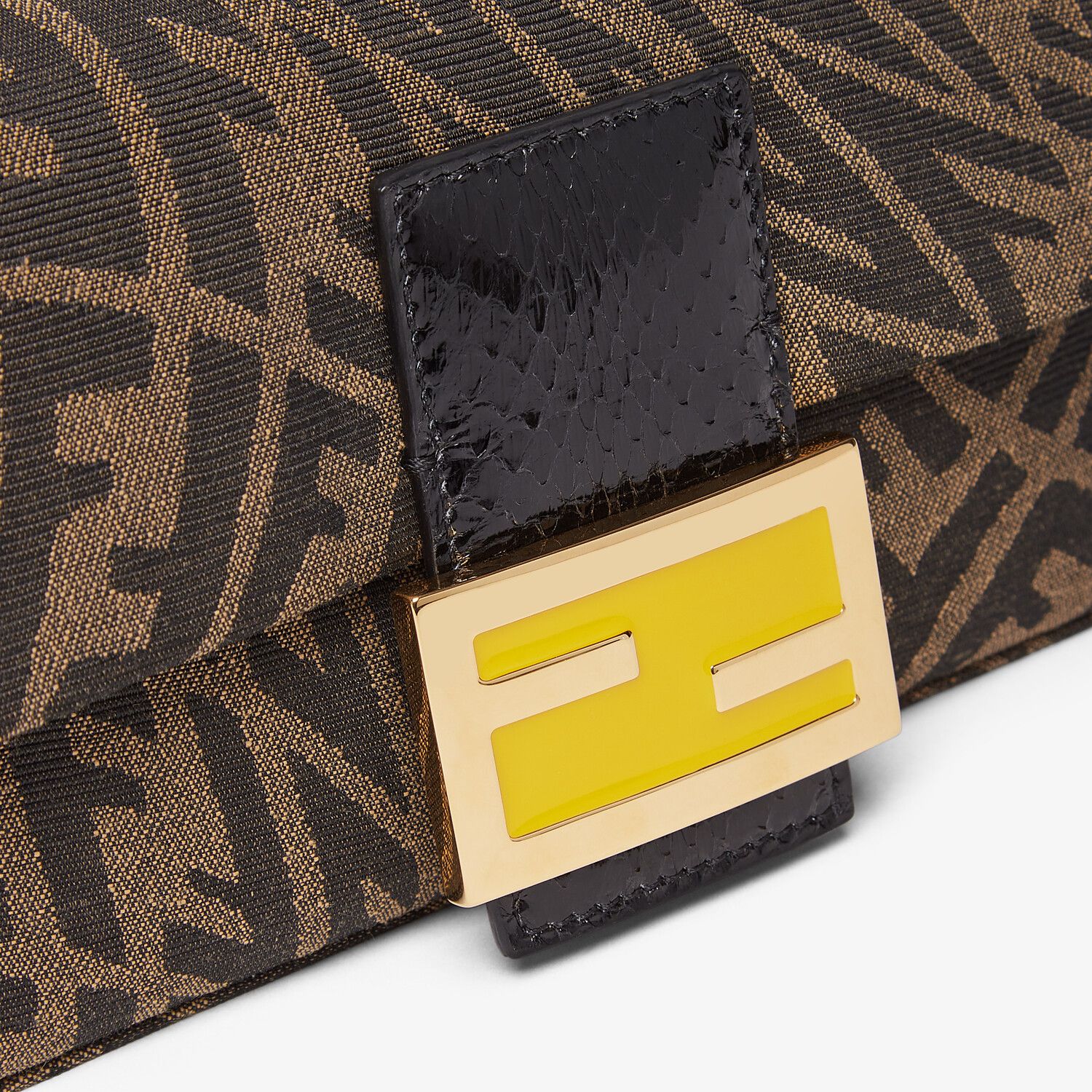 BAG（19.5 X 11 X 5 cm）