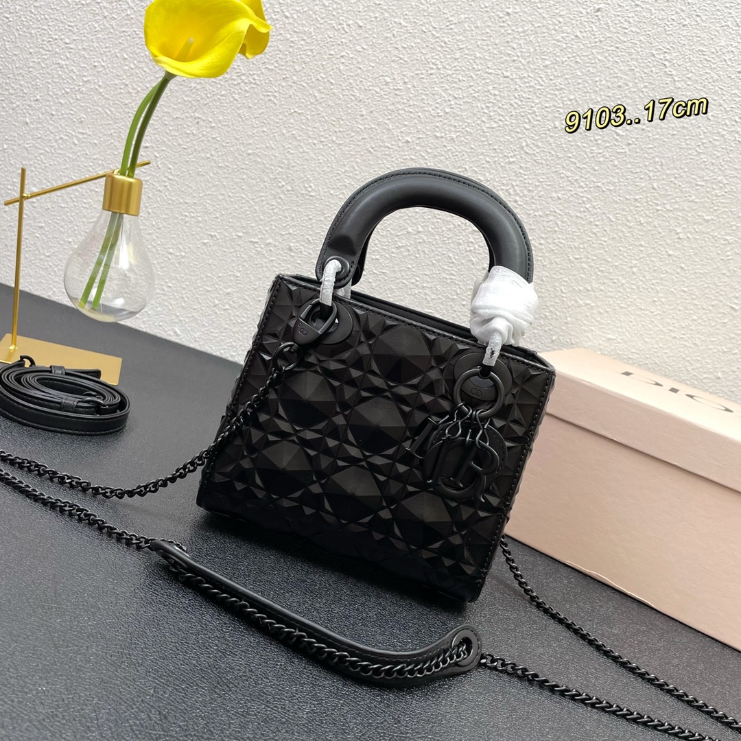 BAG（17 x 15 x 7 cm）